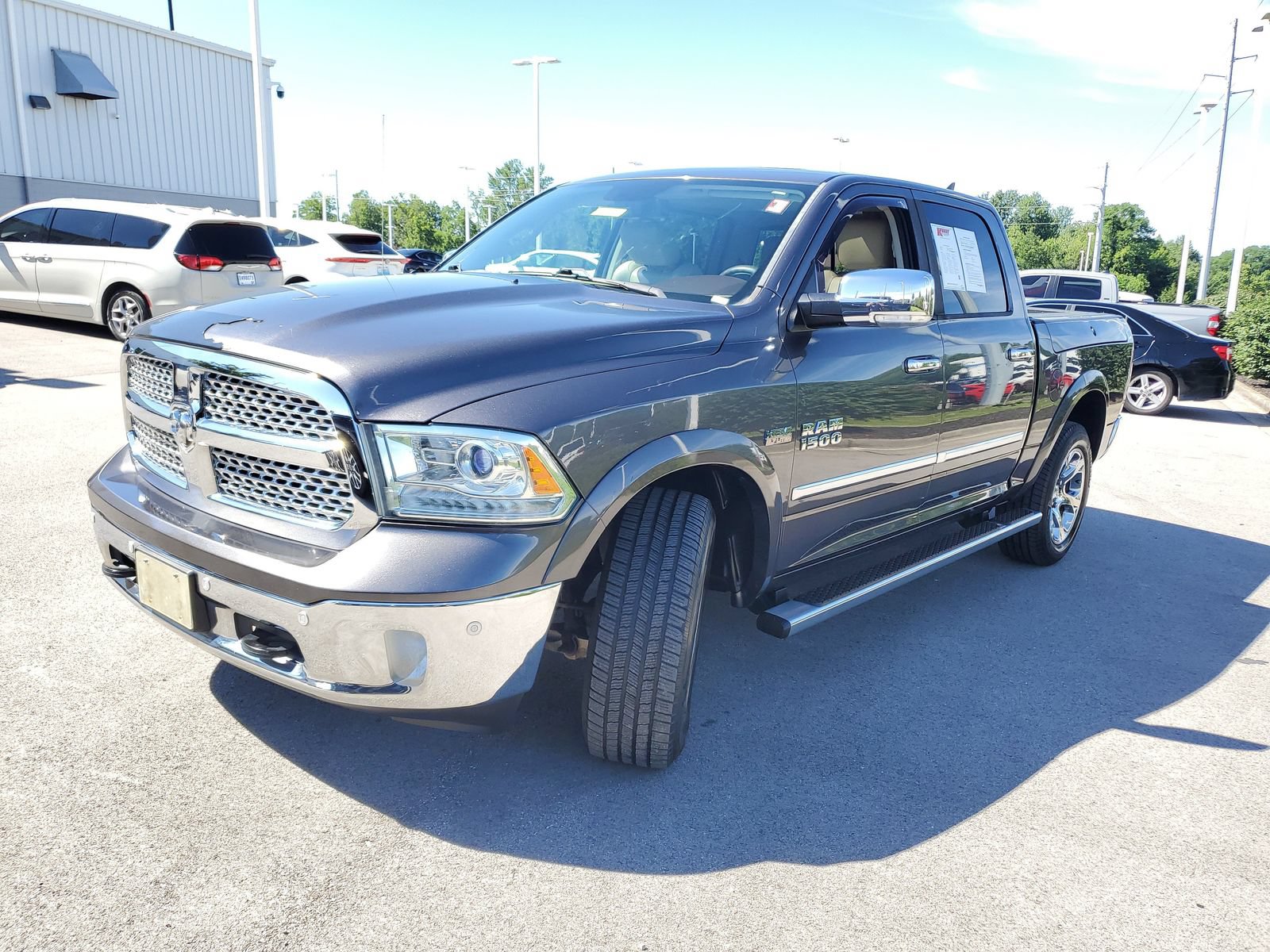 Used 2016 RAM 1500 Laramie w/ Convenience Group AWD/4WD image 2
