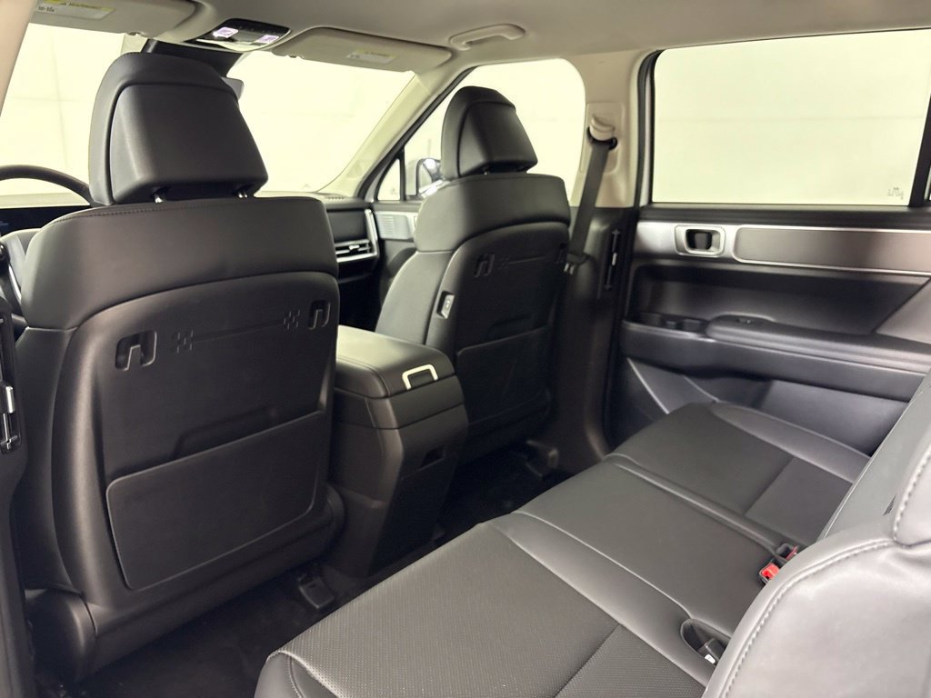 Used 2025 Hyundai Santa Fe SEL FWD image 20