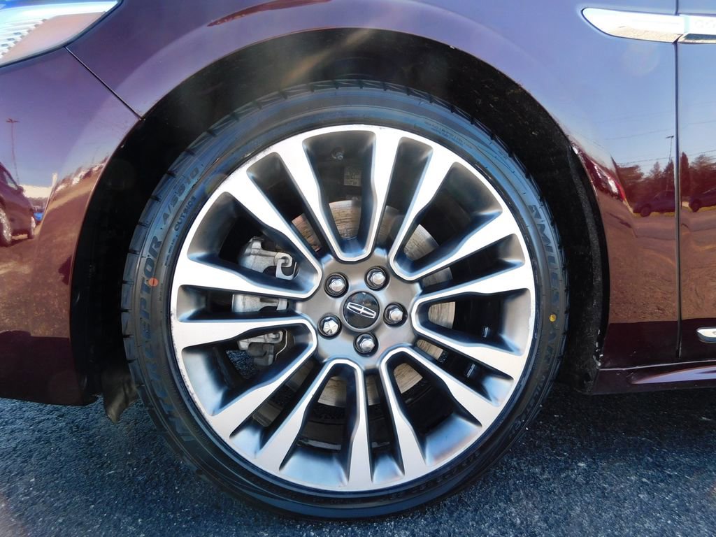 Used 2017 Lincoln Continental Select w/ Climate Package image 10