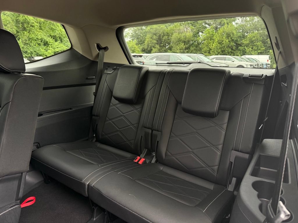 Used 2025 Volkswagen Atlas SE AWD/4WD image 12