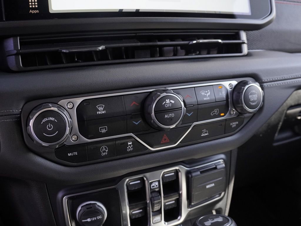 Certified 2024 Jeep Wrangler Unlimited Rubicon w/ Technology Group image 15