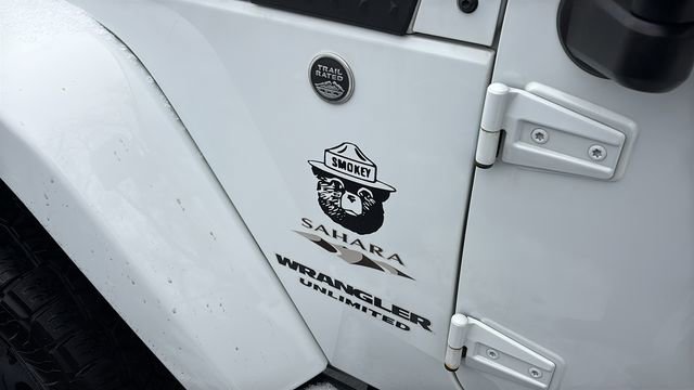 Used 2017 Jeep Wrangler Unlimited Sahara w/ Connectivity Group image 4