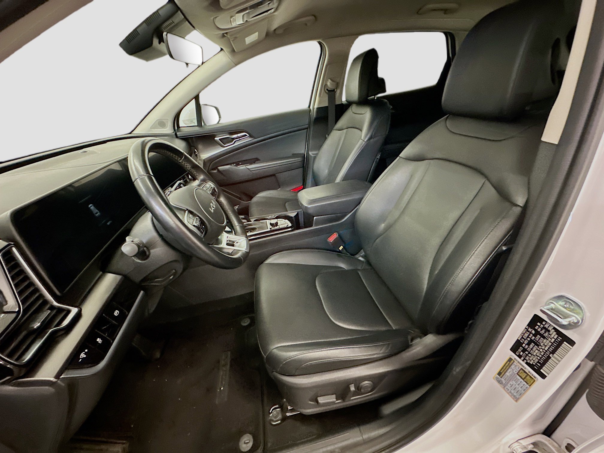 Used 2024 Kia Sportage EX image 13