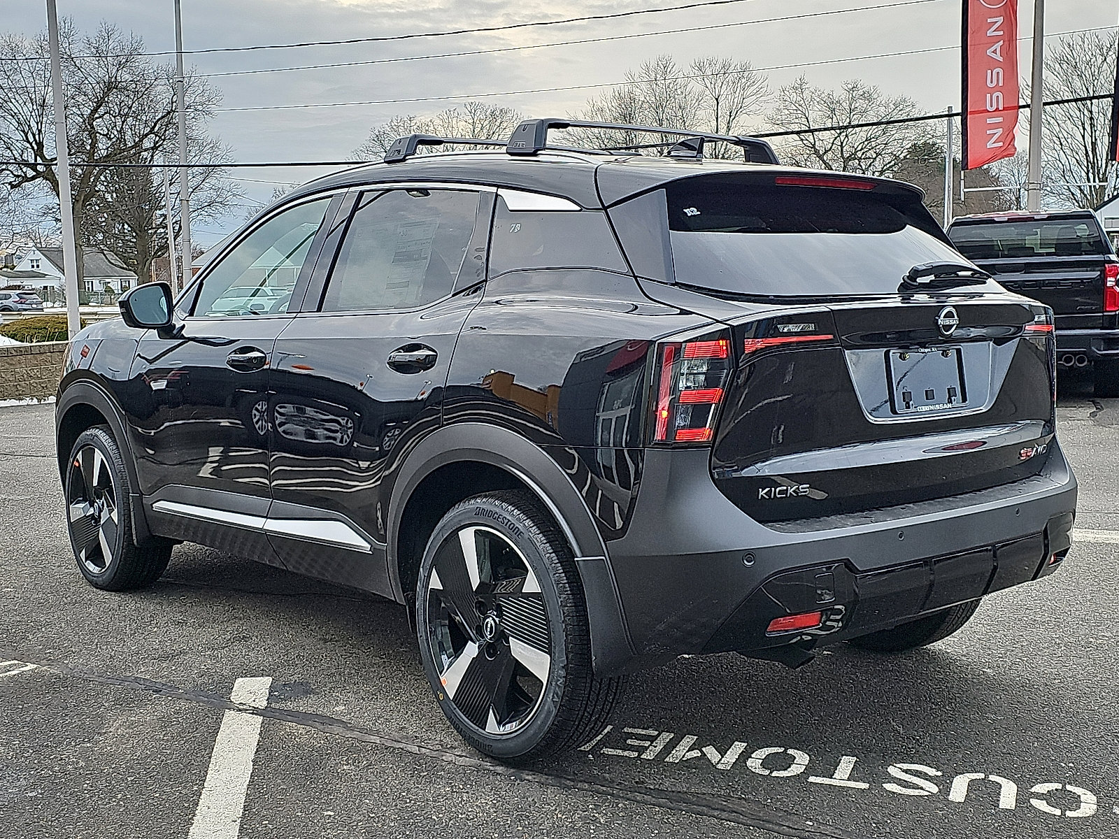 New 2026 Nissan Kicks SR w/ Cold Weather Package AWD/4WD image 3