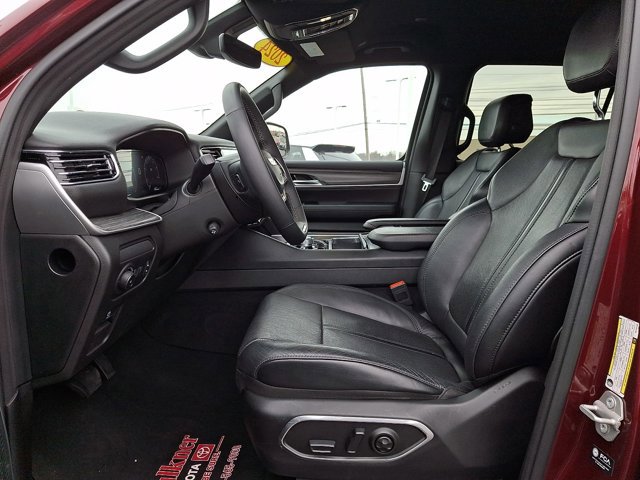 Used 2024 Jeep Wagoneer L Series II w/ Flexible Seating Group image 14