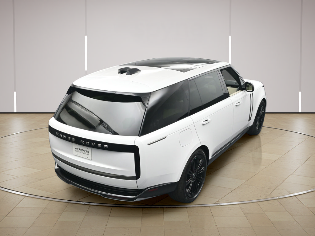 Used 2025 Land Rover Range Rover Long Wheelbase SE AWD/4WD image 34