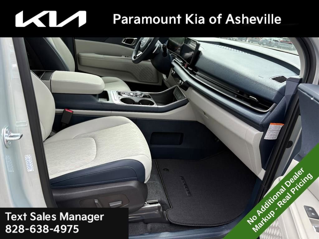 New 2026 Kia Carnival EX image 19