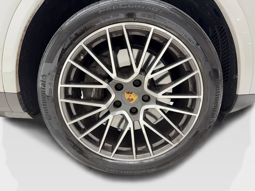 Used 2023 Porsche Cayenne image 45