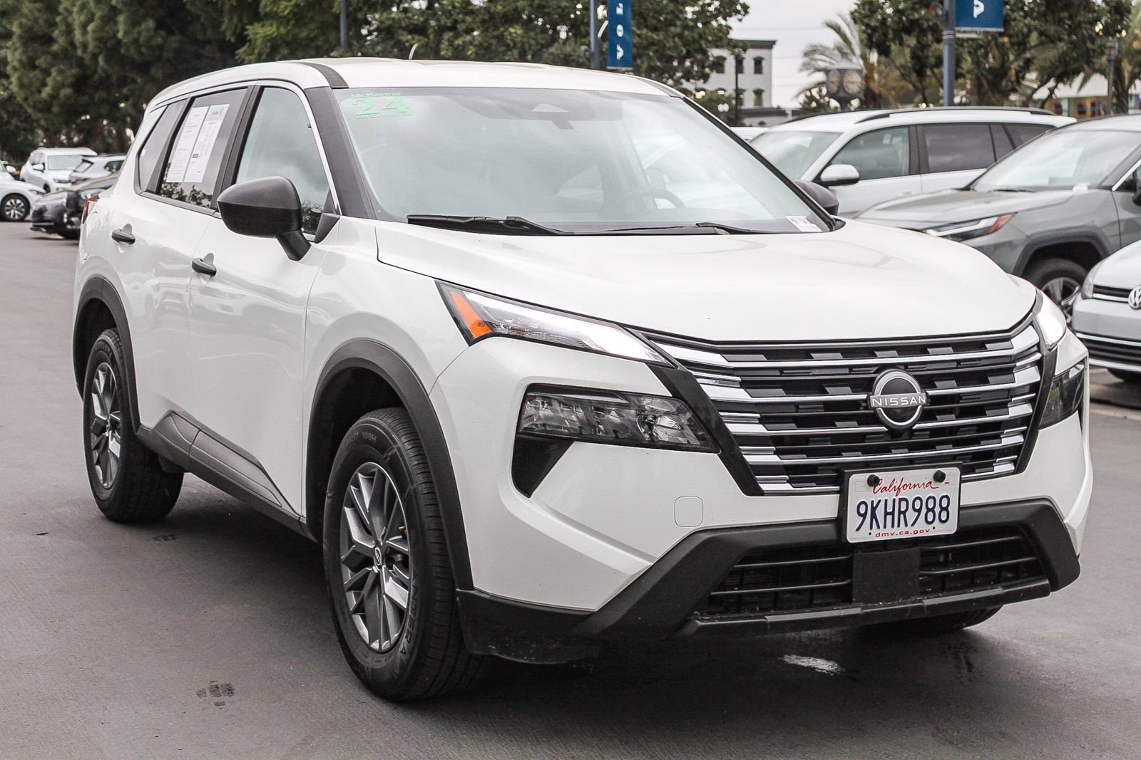 Used 2024 Nissan Rogue S image 3