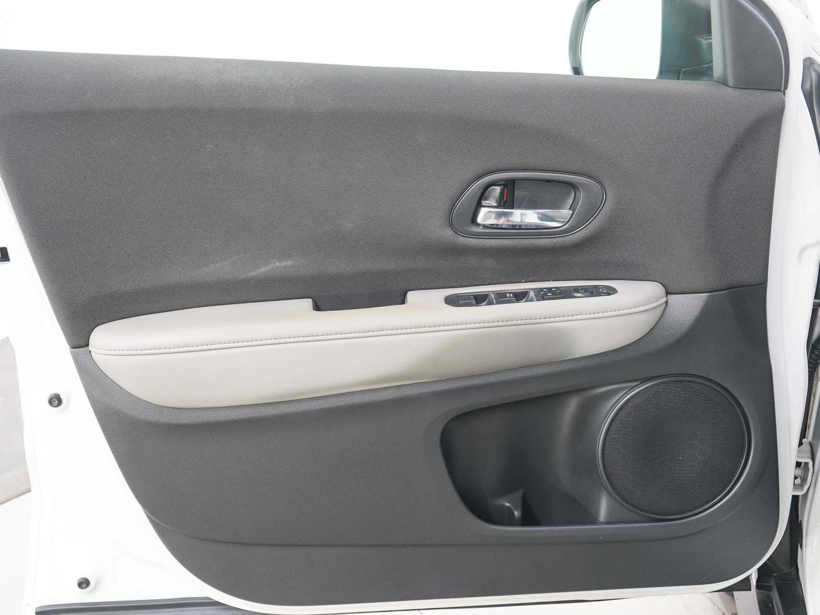 Used 2020 Honda HR-V LX image 19