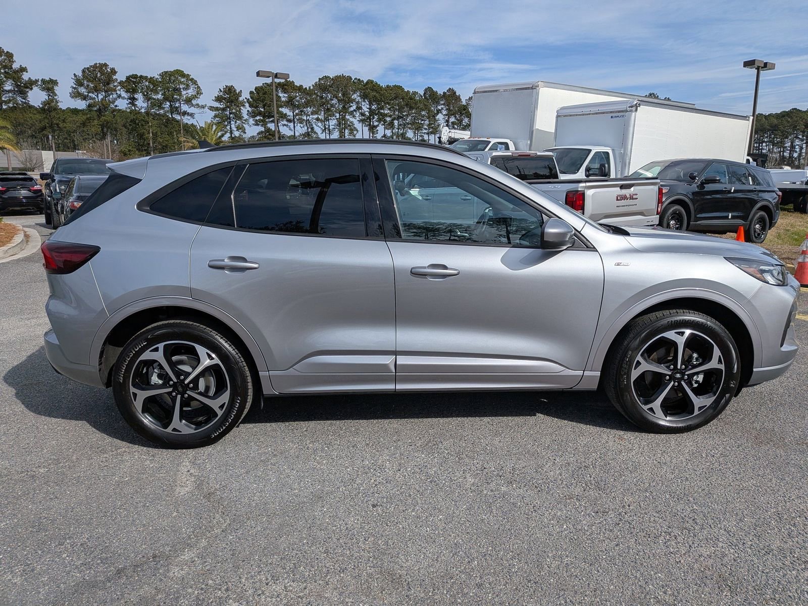 Certified 2023 Ford Escape ST-Line Select w/ Tech Pack #1 image 3