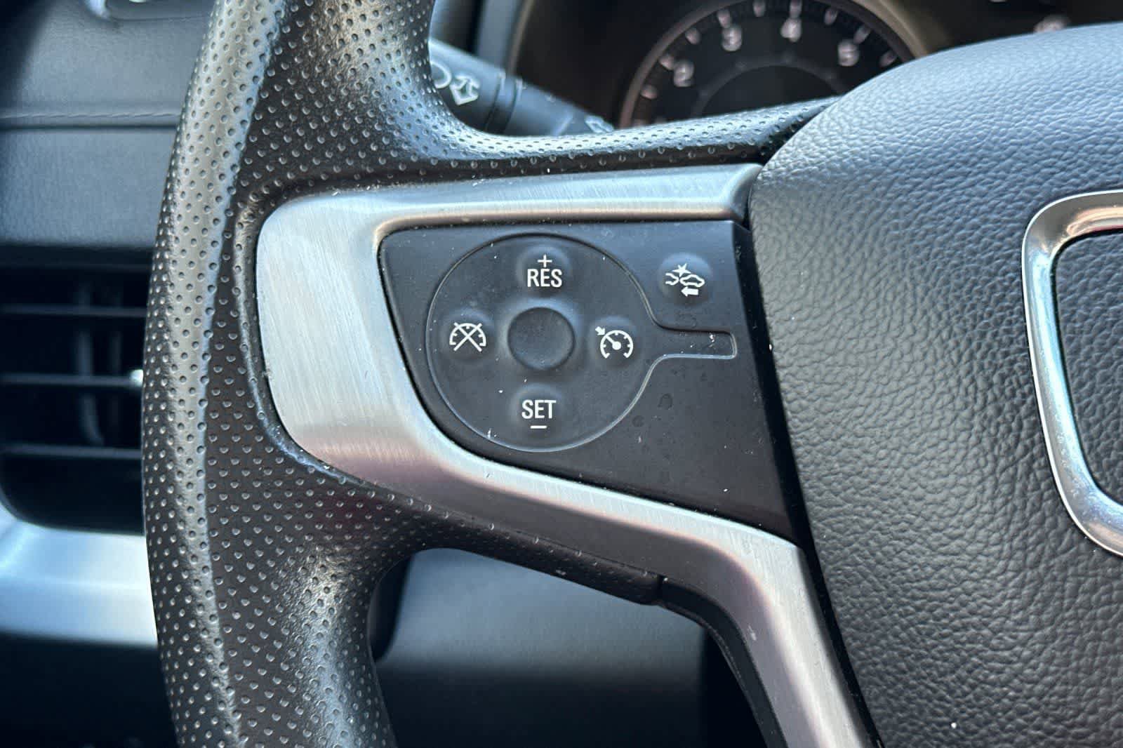 Used 2024 GMC Terrain SLE image 31