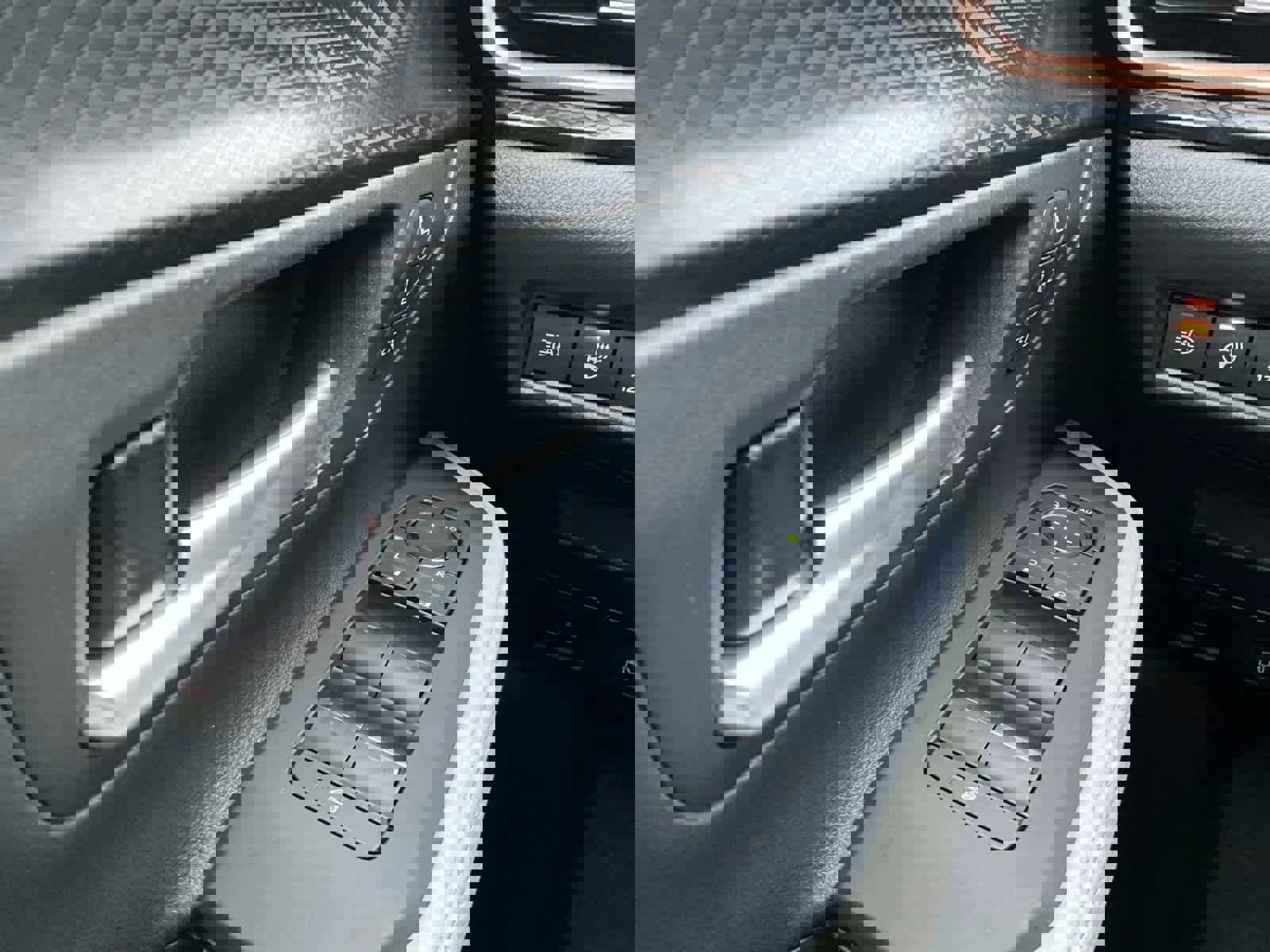 Used 2024 Toyota Grand Highlander AWD Hybrid image 22