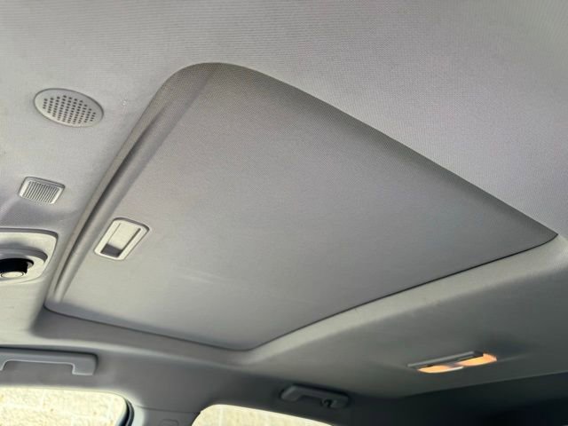 Used 2017 Chevrolet Equinox Premier w/ Enhanced Convenience Package image 17