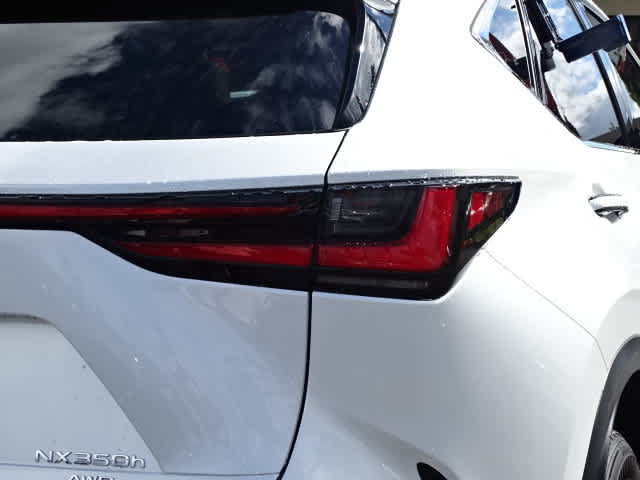 Used 2025 Lexus NX 350h AWD w/ Accessory Package (Z2) image 11