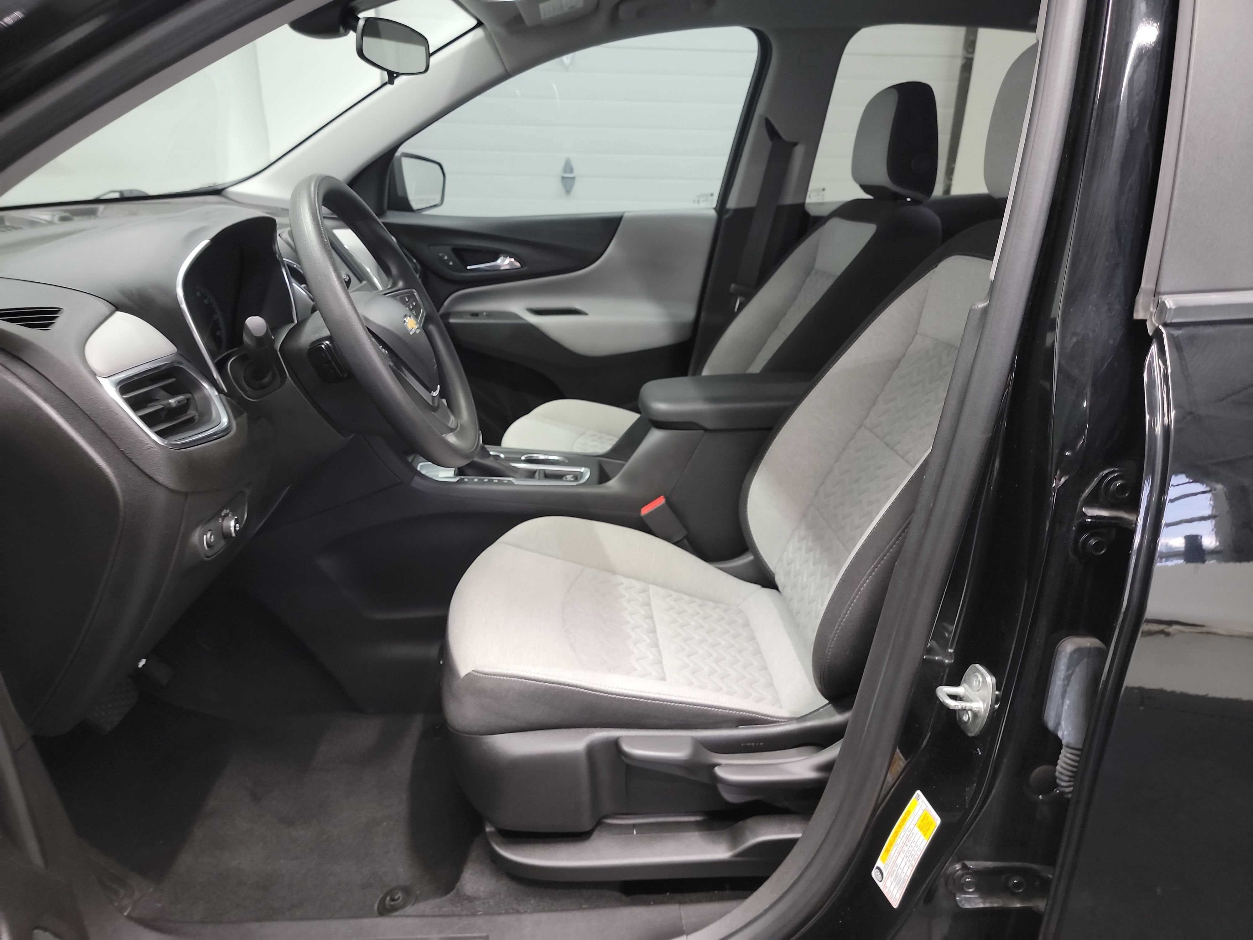 Used 2024 Chevrolet Equinox LS FWD image 12