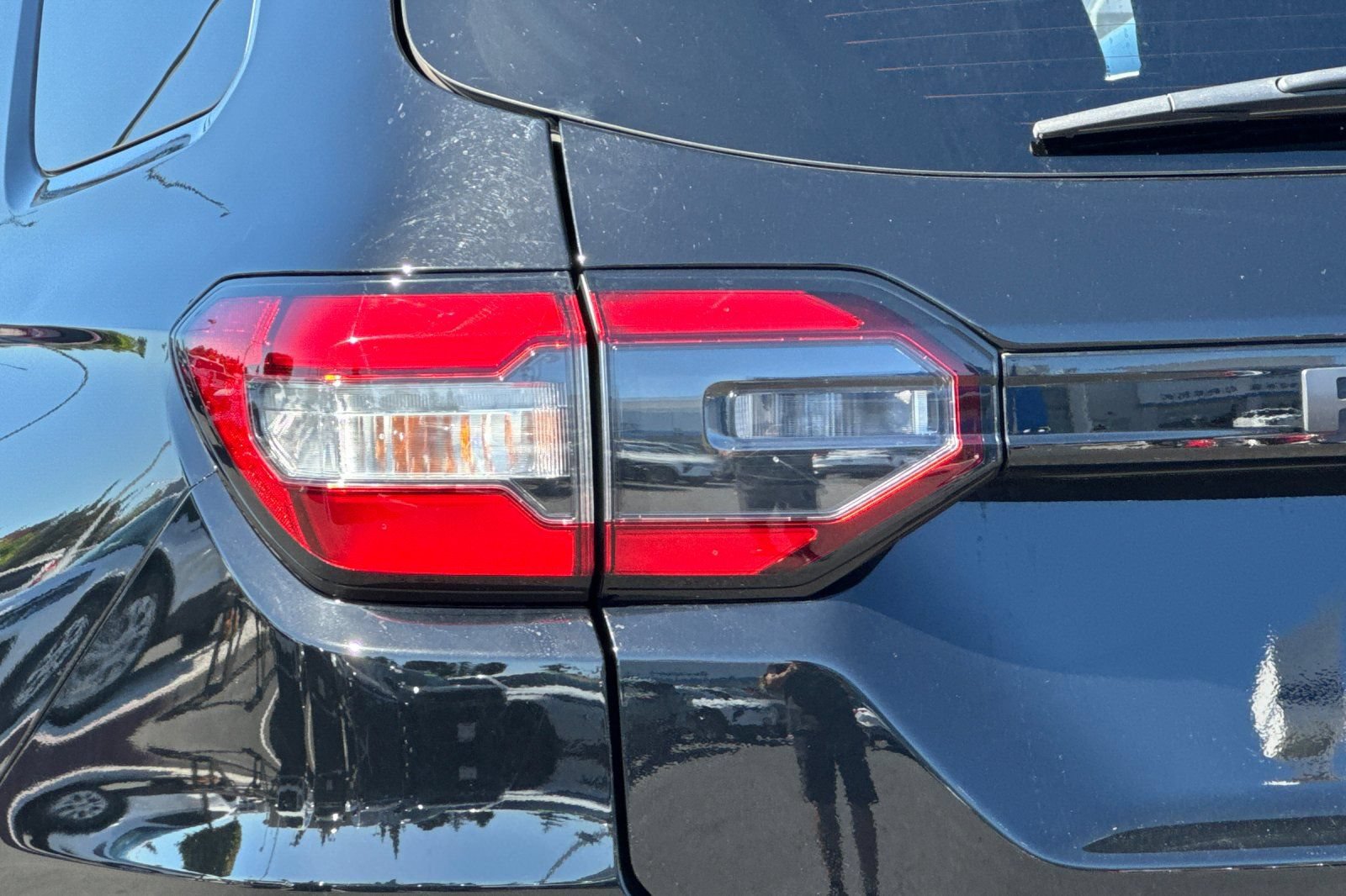 Used 2025 Honda Pilot Black Edition image 45