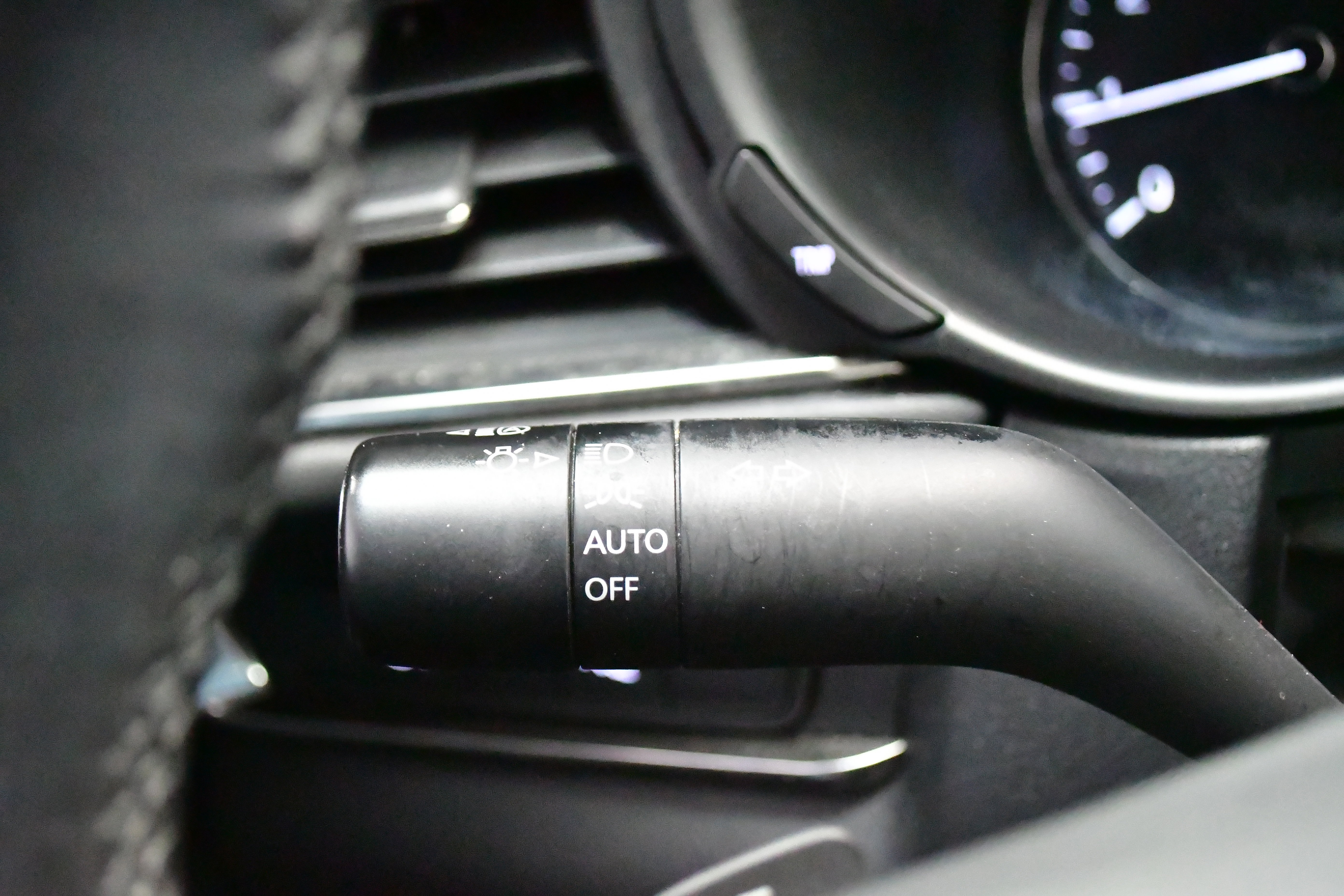 Used 2024 MAZDA CX-30 AWD 2.5 S w/ Premium Package image 36