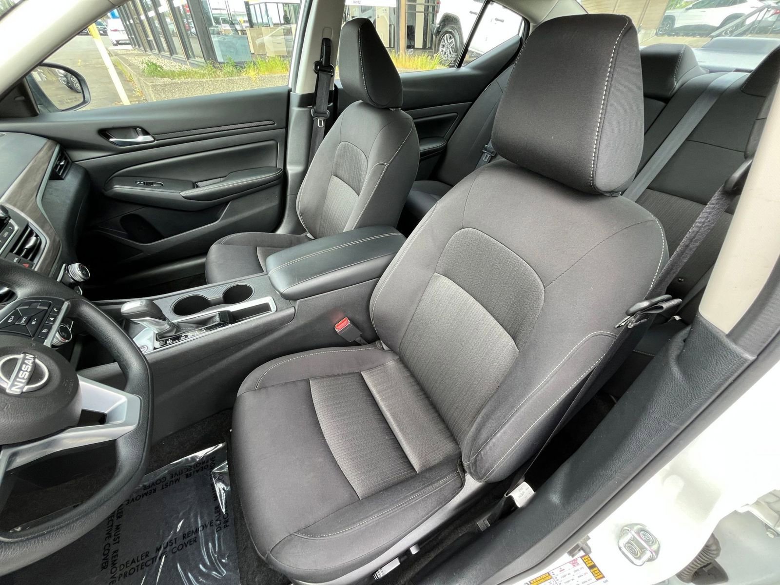 Used 2025 Nissan Altima 2.5 SV FWD image 37