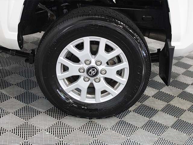 Certified 2024 Toyota Tacoma SR AWD/4WD image 17
