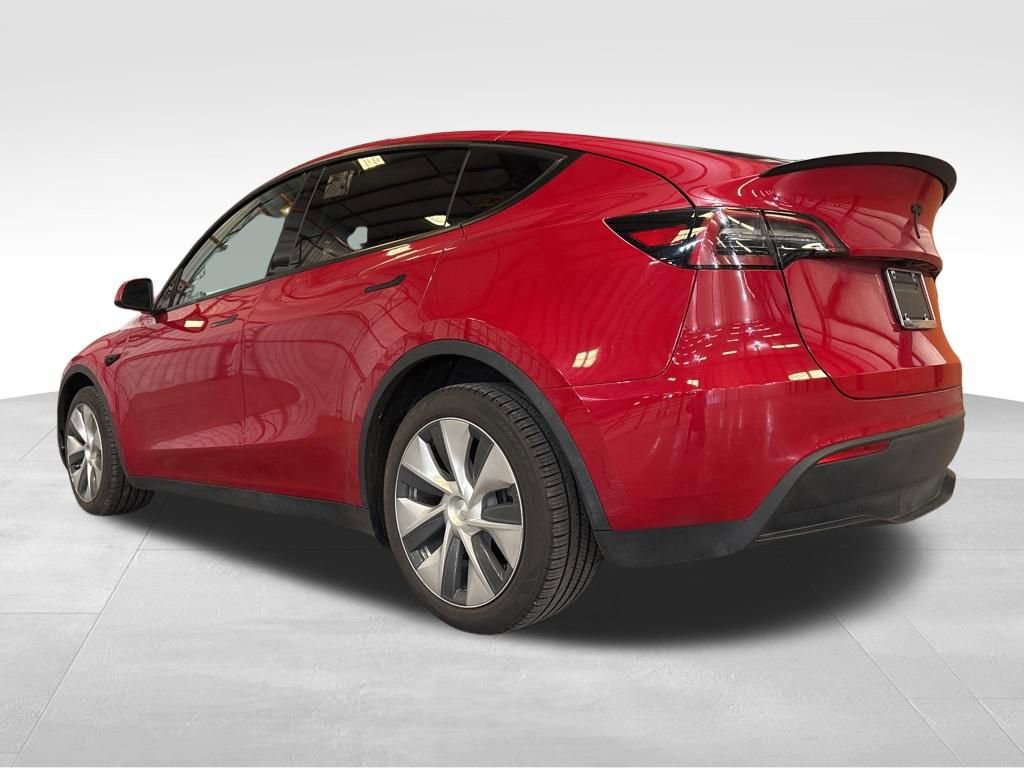 Used 2022 Tesla Model Y Long Range image 10