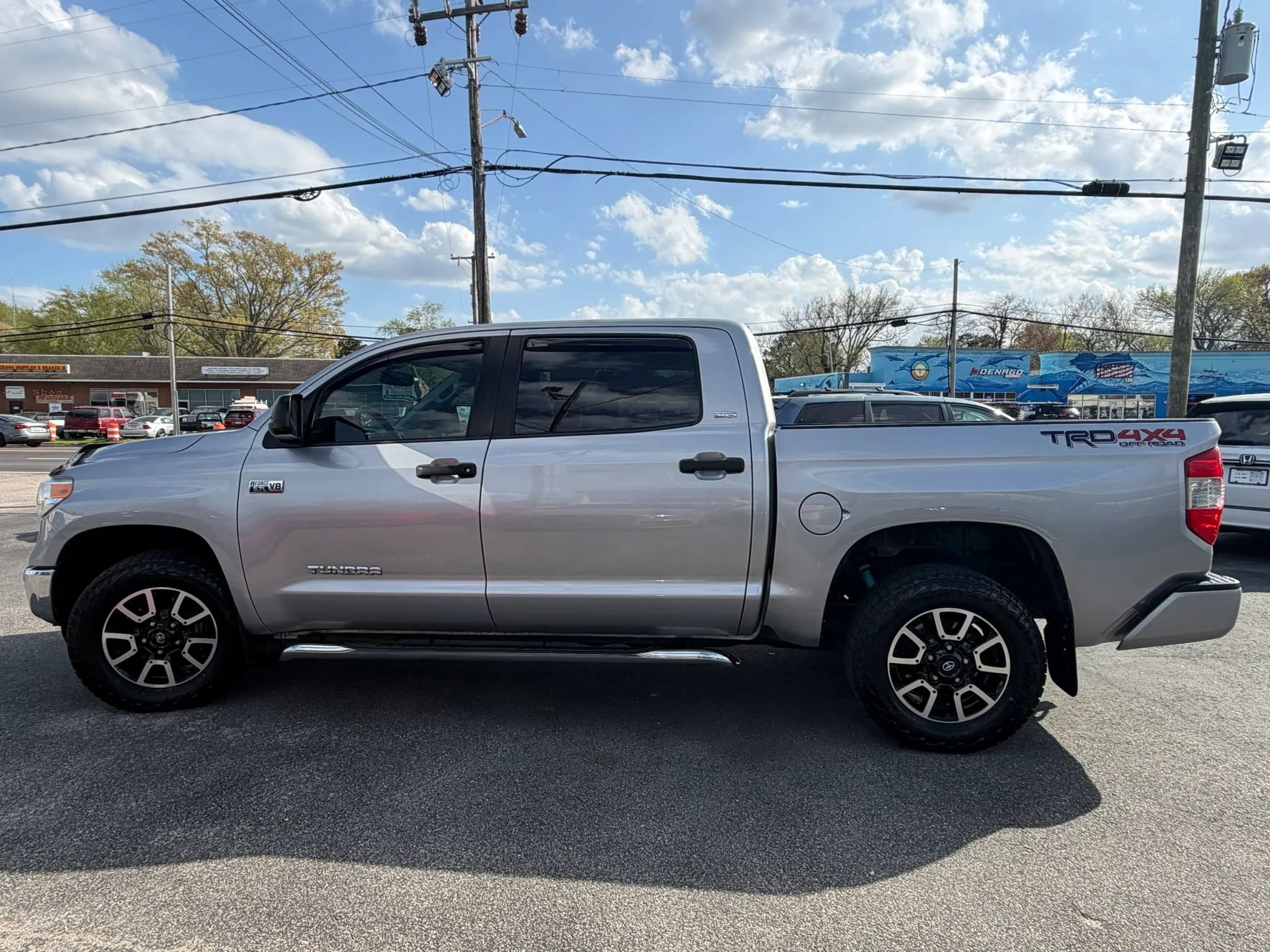 Used 2016 Toyota Tundra SR5 w/ TRD Off Road Package AWD/4WD image 6