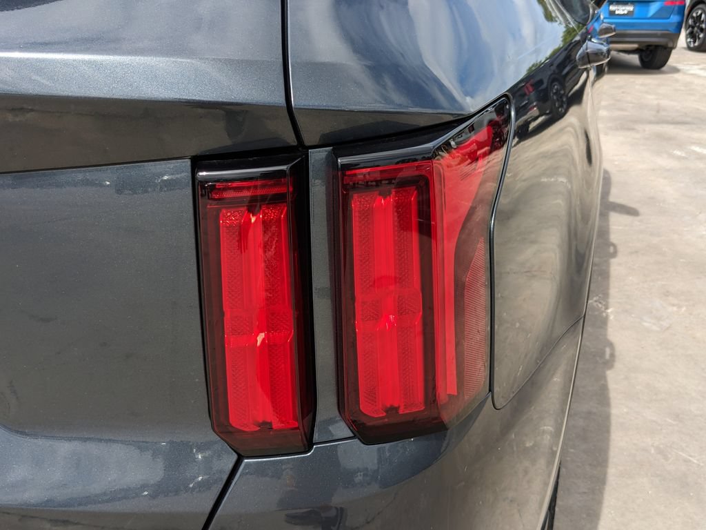Certified 2023 Kia Sorento SX FWD image 11
