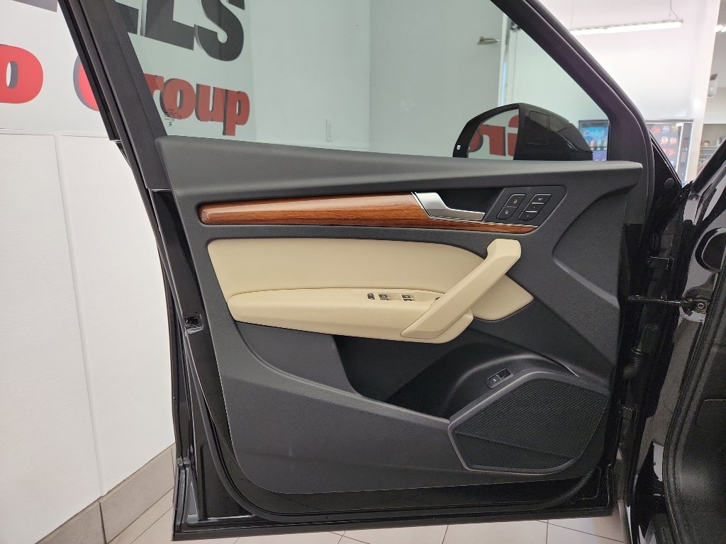 Used 2023 Audi Q5 2.0T Premium w/ Convenience Package image 8
