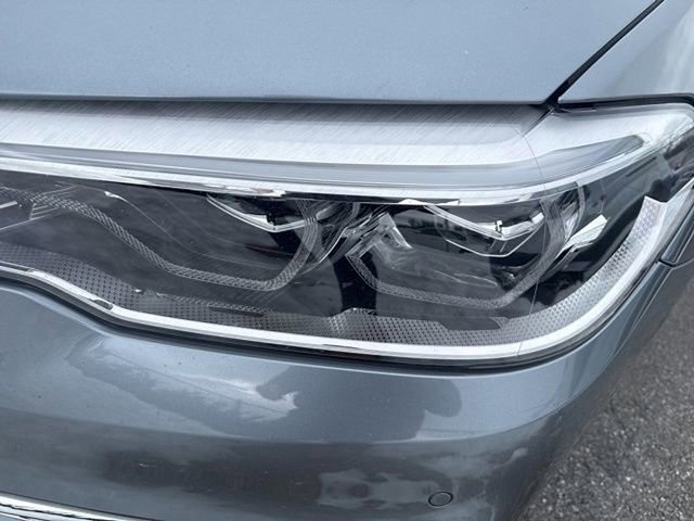 Used 2019 BMW 540i xDrive w/ Executive Package image 4