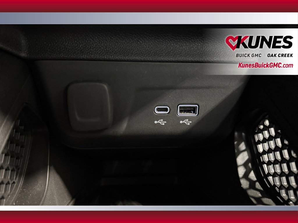 Used 2024 Chevrolet TrailBlazer RS w/ Convenience Package FWD image 32