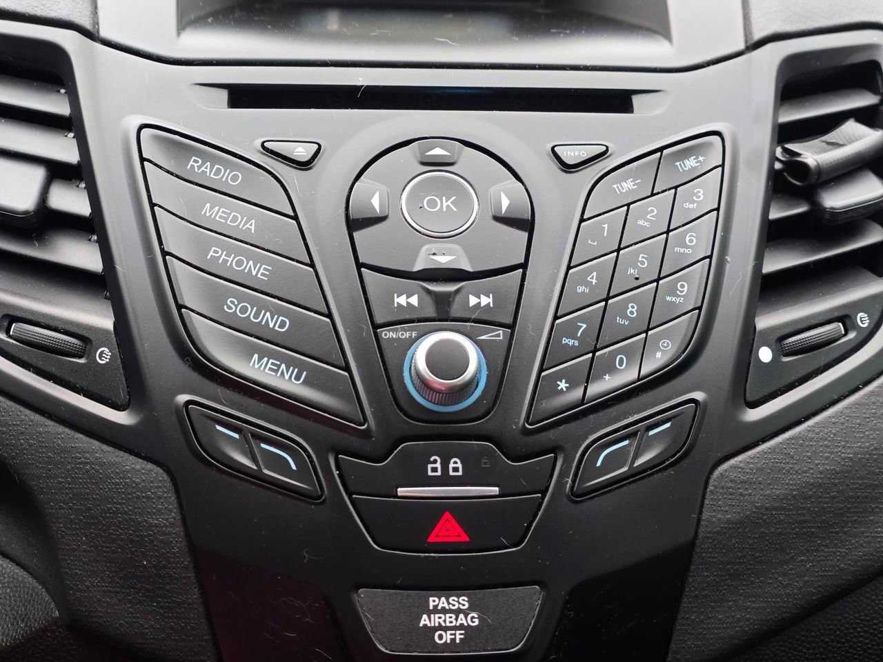 Used 2019 Ford Fiesta SE FWD image 17