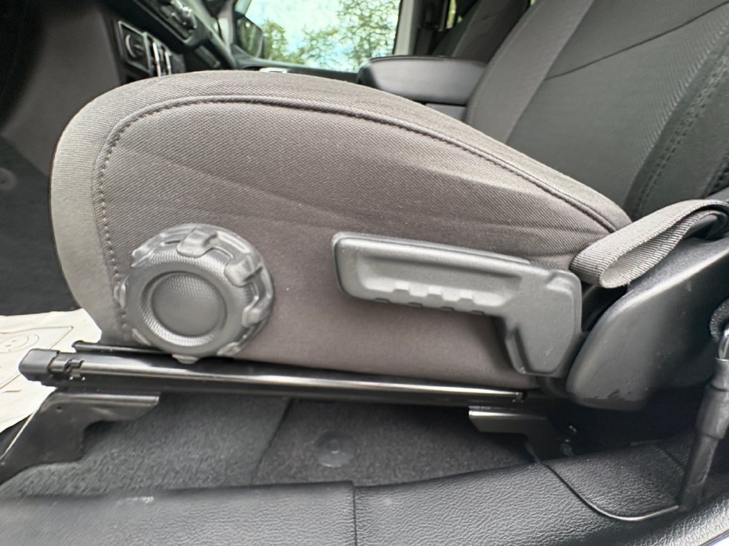 Certified 2022 Jeep Gladiator Sport AWD/4WD image 13