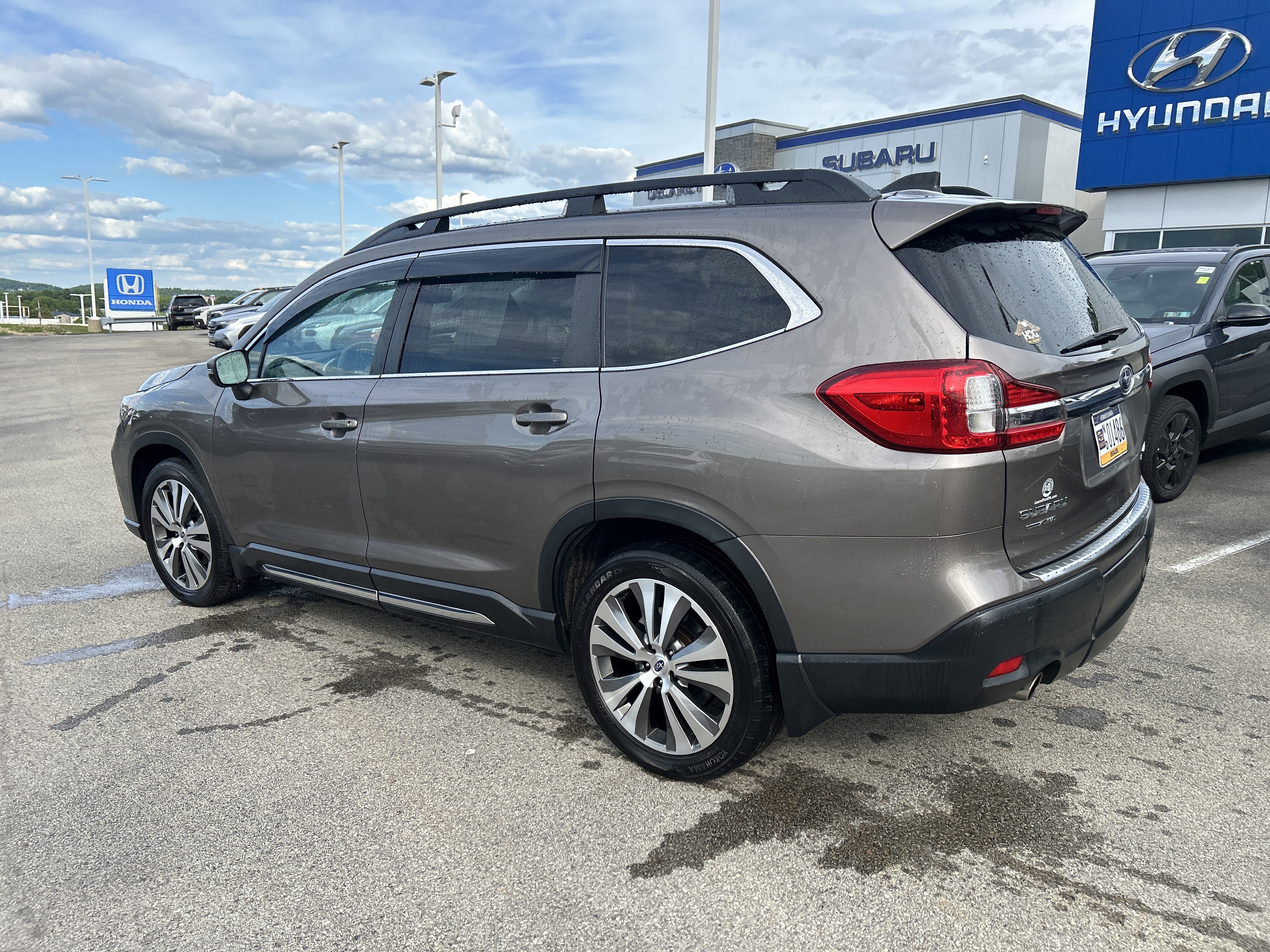 Used 2022 Subaru Ascent Limited w/ Technology Package AWD/4WD image 6