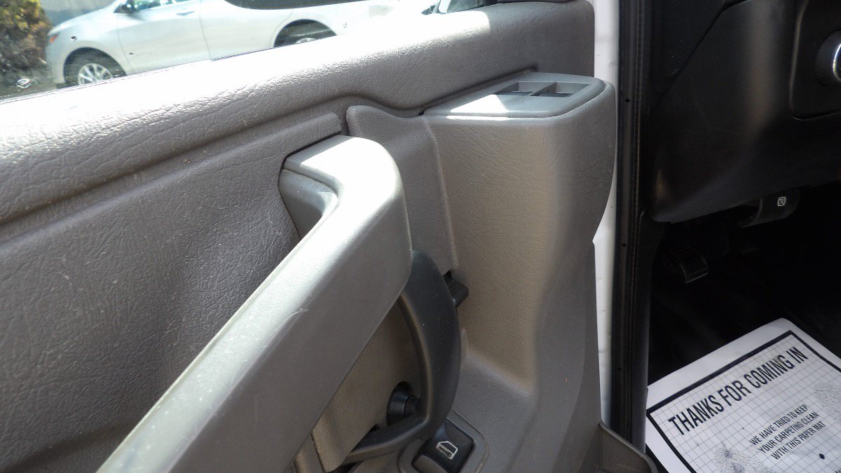 Used 2017 Chevrolet Express 2500 RWD image 14