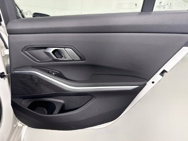 Used 2020 BMW 330i Sedan w/ Driving Assistance Package RWD image 27