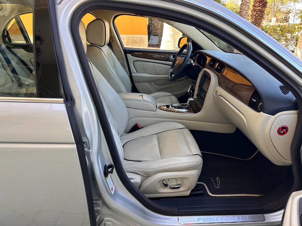 Used 2009 Jaguar XJ Vanden Plas Super V8 Portfolio image 23