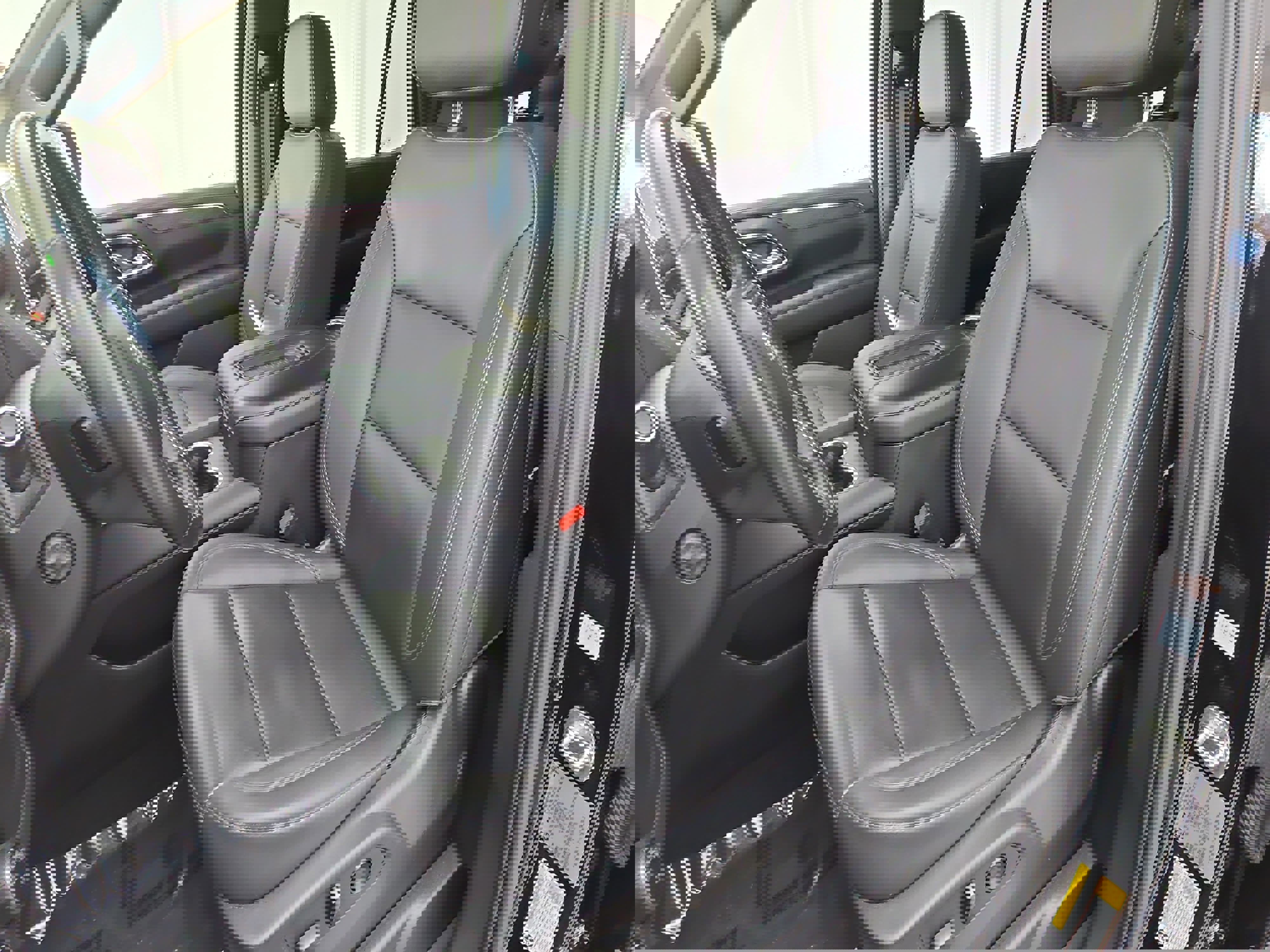 Used 2022 Chevrolet Tahoe Z71 w/ Luxury Package image 16