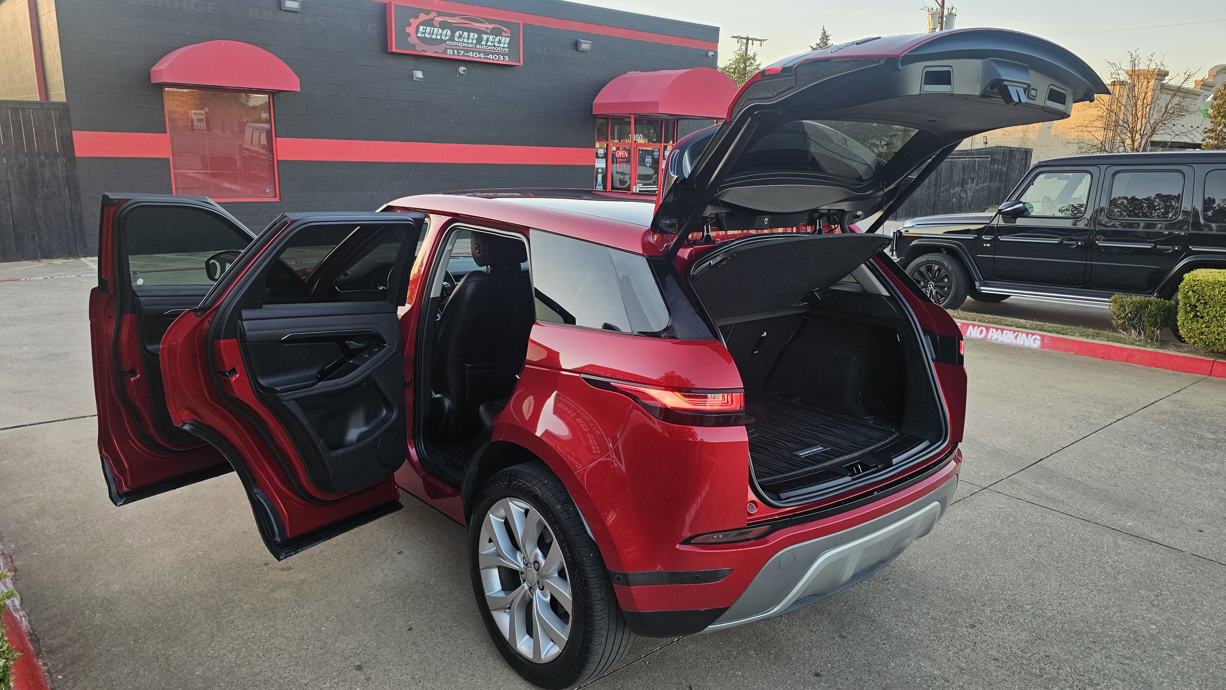 Used 2020 Land Rover Range Rover Evoque SE AWD/4WD image 18