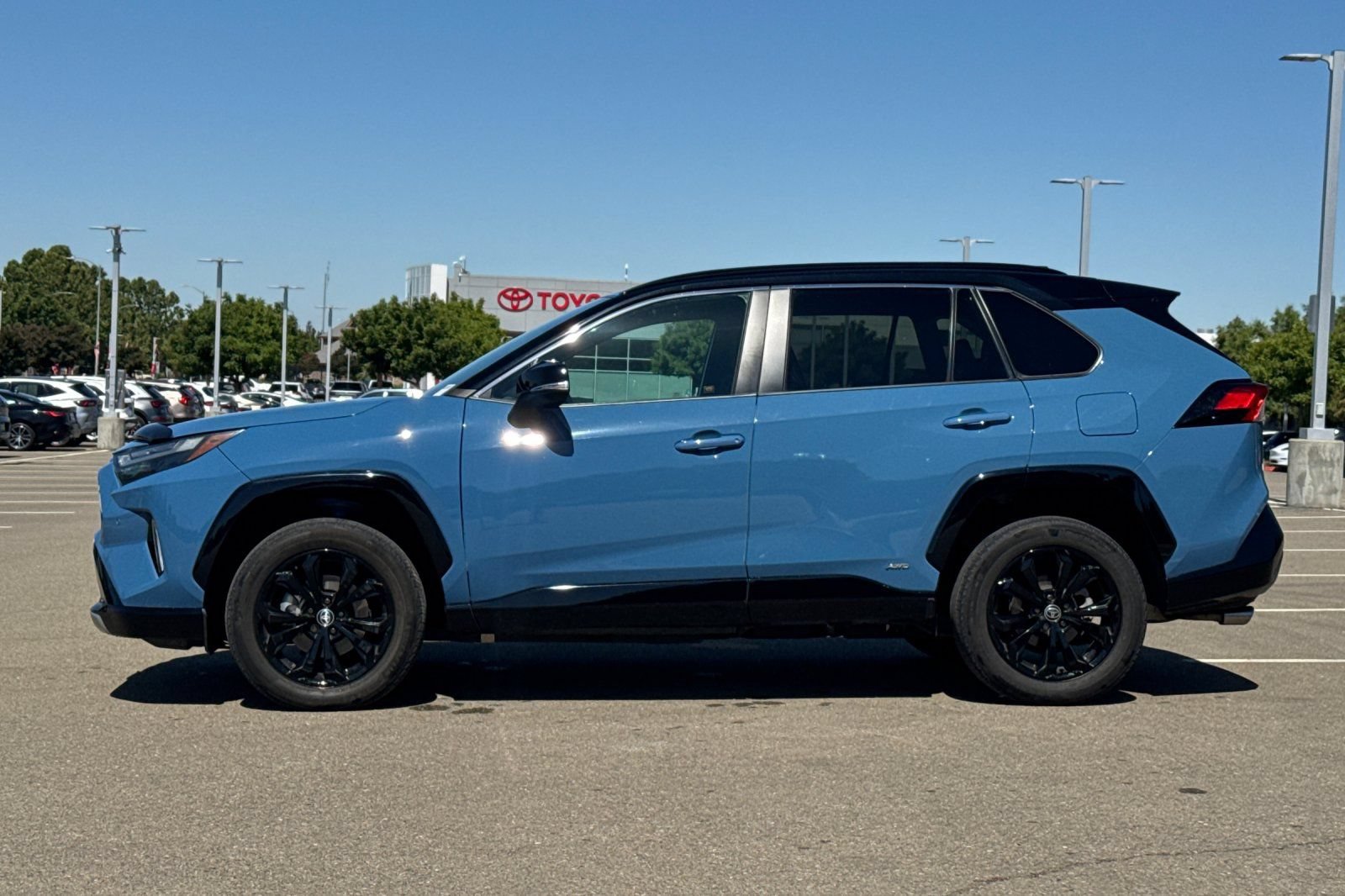 Certified 2022 Toyota RAV4 XSE AWD/4WD image 8