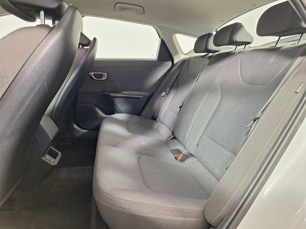 Used 2025 Kia K4 FWD image 23