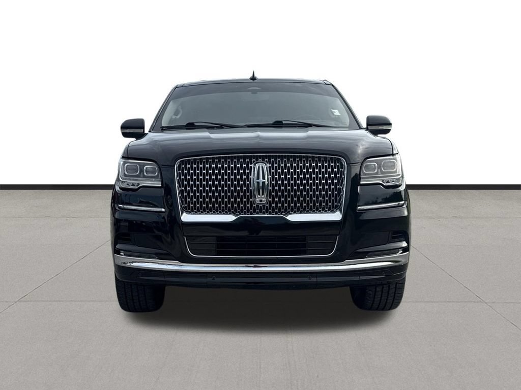 Used 2022 Lincoln Navigator Reserve AWD/4WD image 2