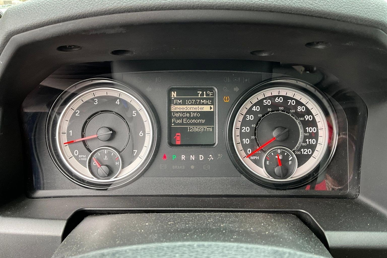 Used 2017 RAM 1500 Classic SLT AWD/4WD image 12