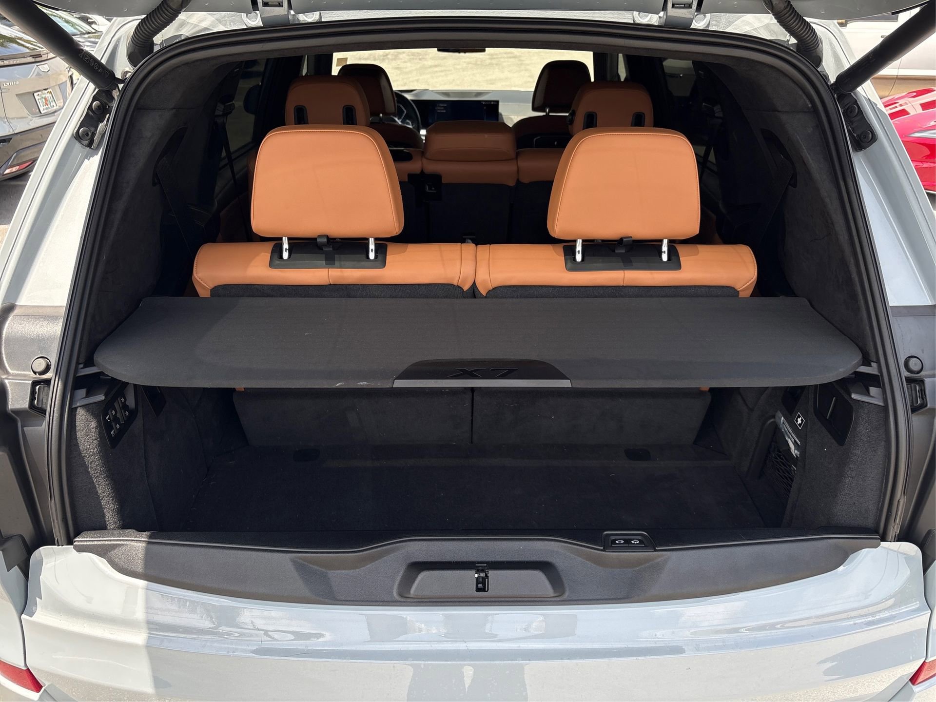 Used 2025 BMW X7 xDrive40i w/ M Sport Package AWD/4WD image 11