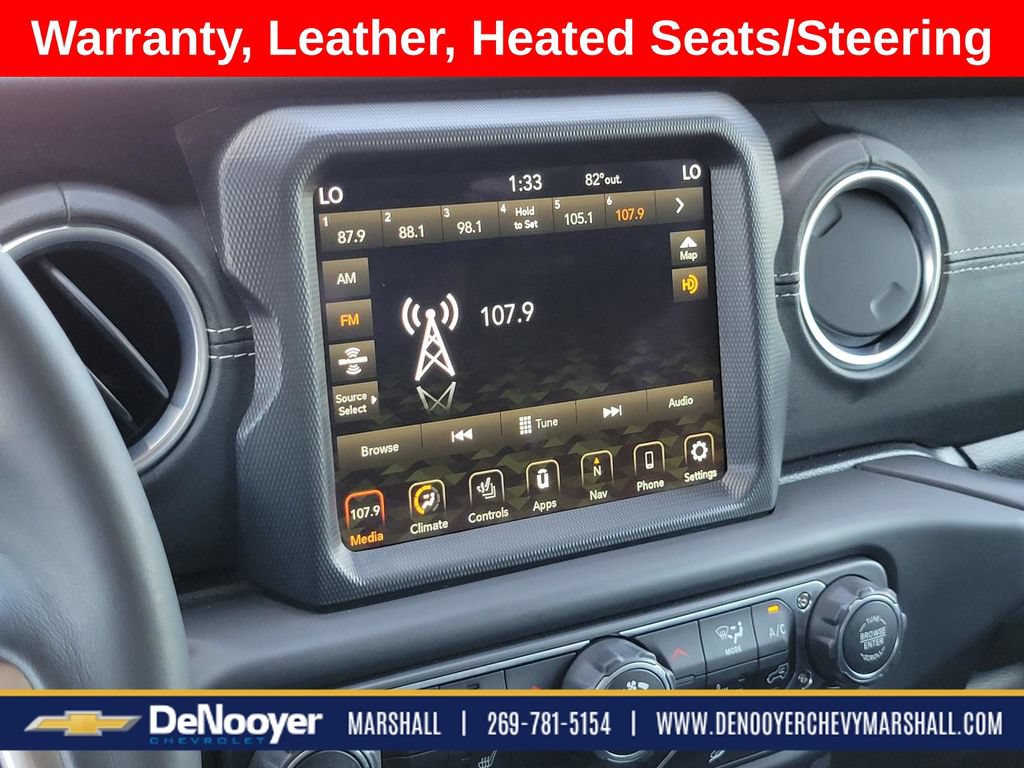 Used 2018 Jeep Wrangler Unlimited Sahara AWD/4WD image 15