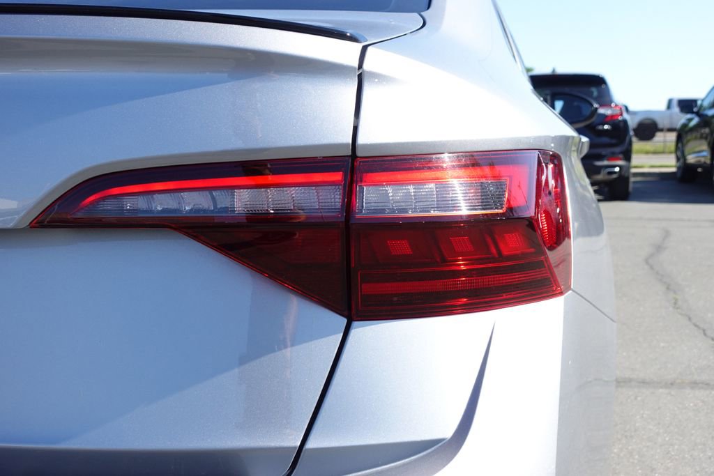 Used 2023 Volkswagen Jetta Sport image 6