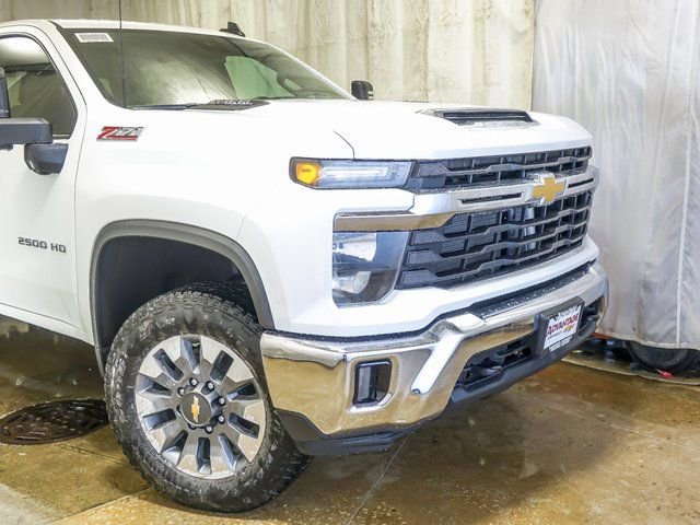 New 2026 Chevrolet Silverado 2500 LT video 3
