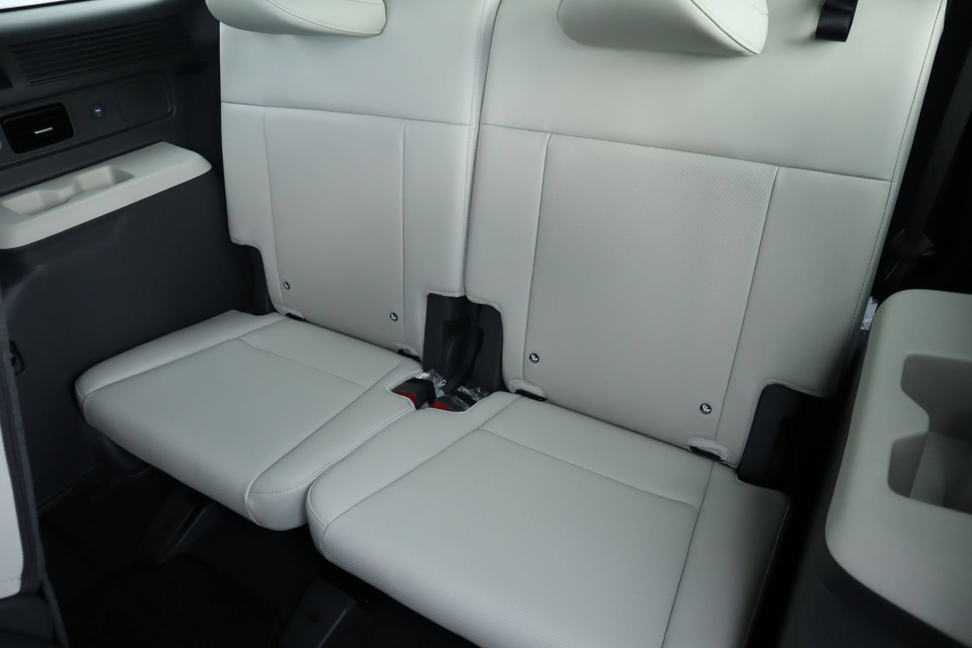 New 2027 Hyundai Santa Fe SEL FWD image 18