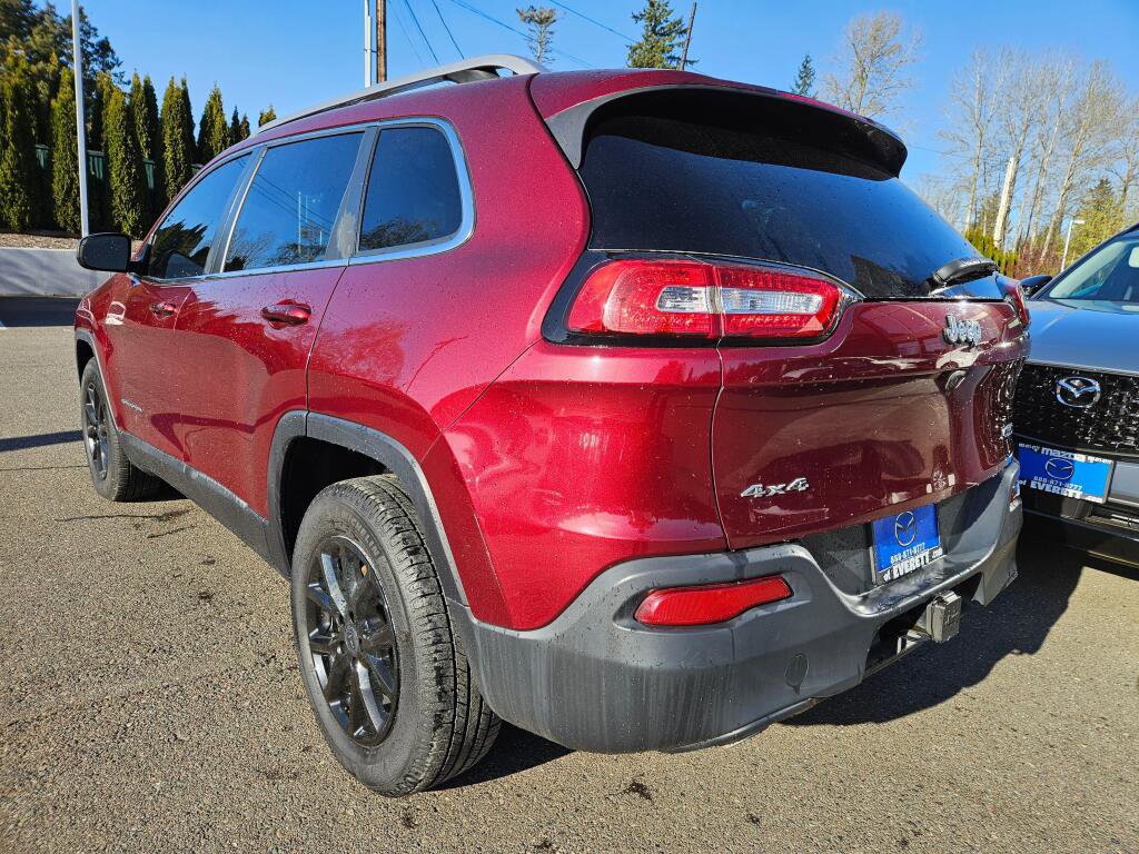 Used 2018 Jeep Cherokee Latitude Plus w/ Comfort/Convenience Group image 3