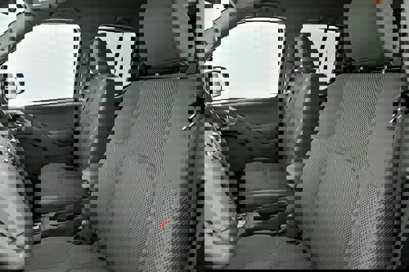 Used 2019 Nissan Frontier SV image 17