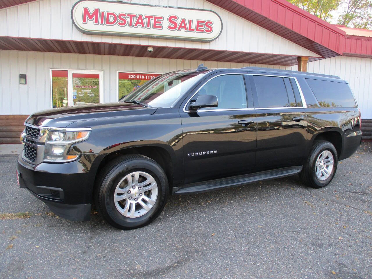 Used 2015 Chevrolet Suburban LT image 2